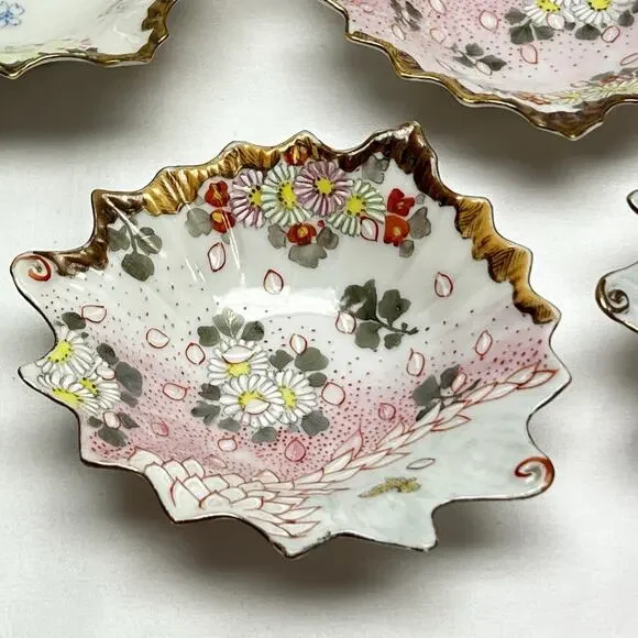 Antique Japanese Porcelain Hand Painted Serving Dishes (5) Meiji Era Scalloped - Picture 4 of 15